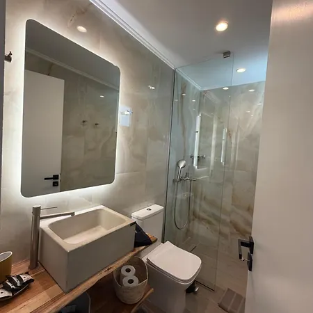 Azure Breeze شقة